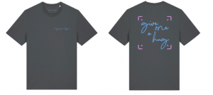 T-SHIRT UNISEXE – GIVE ME A HUG ( EDITION ANTHRACITE& LOGO BLEU & ROSE)